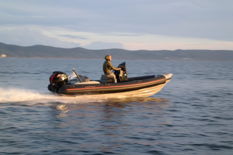 HYDROHULLS HH6