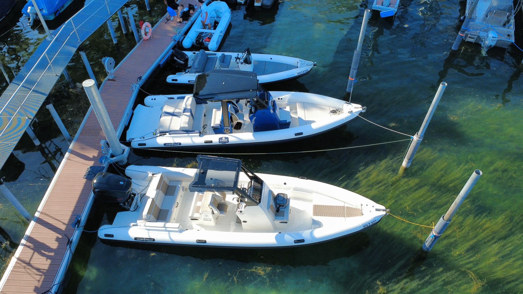 Drei HydroHulls RIBs am Steg der Valentina Marina Konstanz