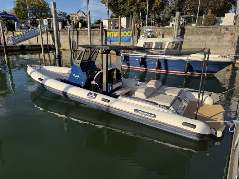 HYDROHULLS HH9